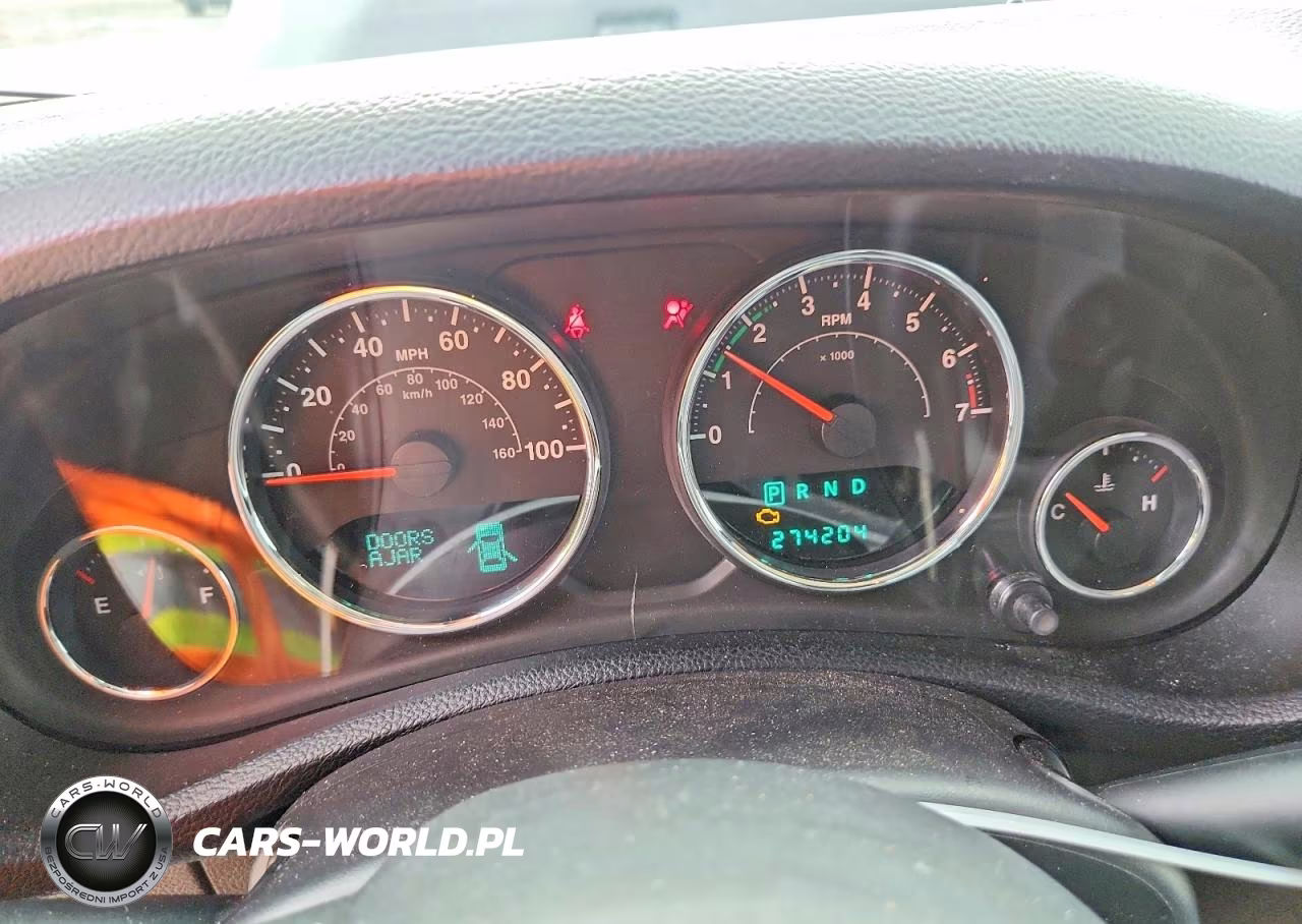 2013 Jeep Wrangler Unlimited Sport VIN:1C4BJWDG9DL605896 - 9