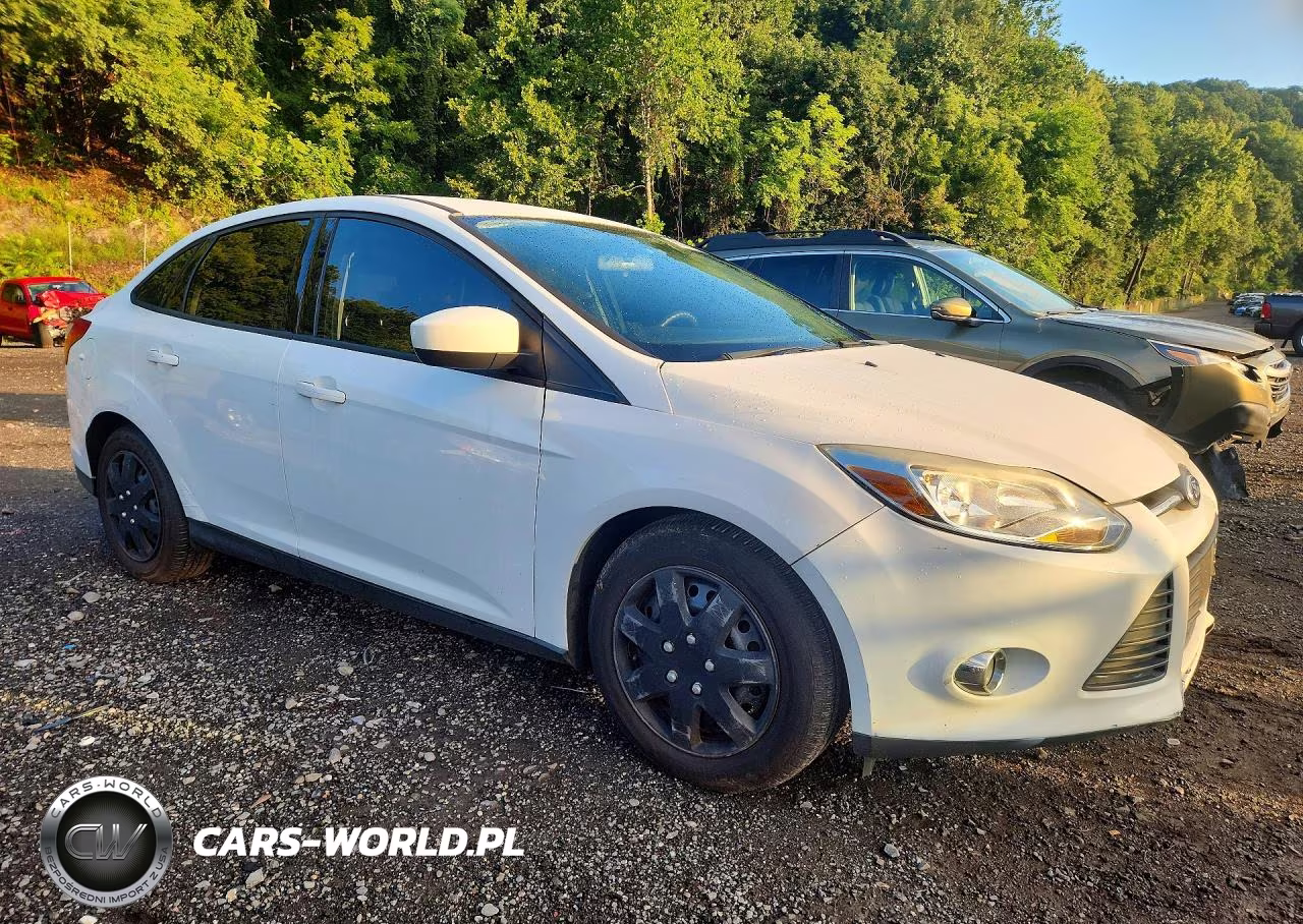 2012 Ford Focus Se VIN:1FAHP3F29CL207763 - 4