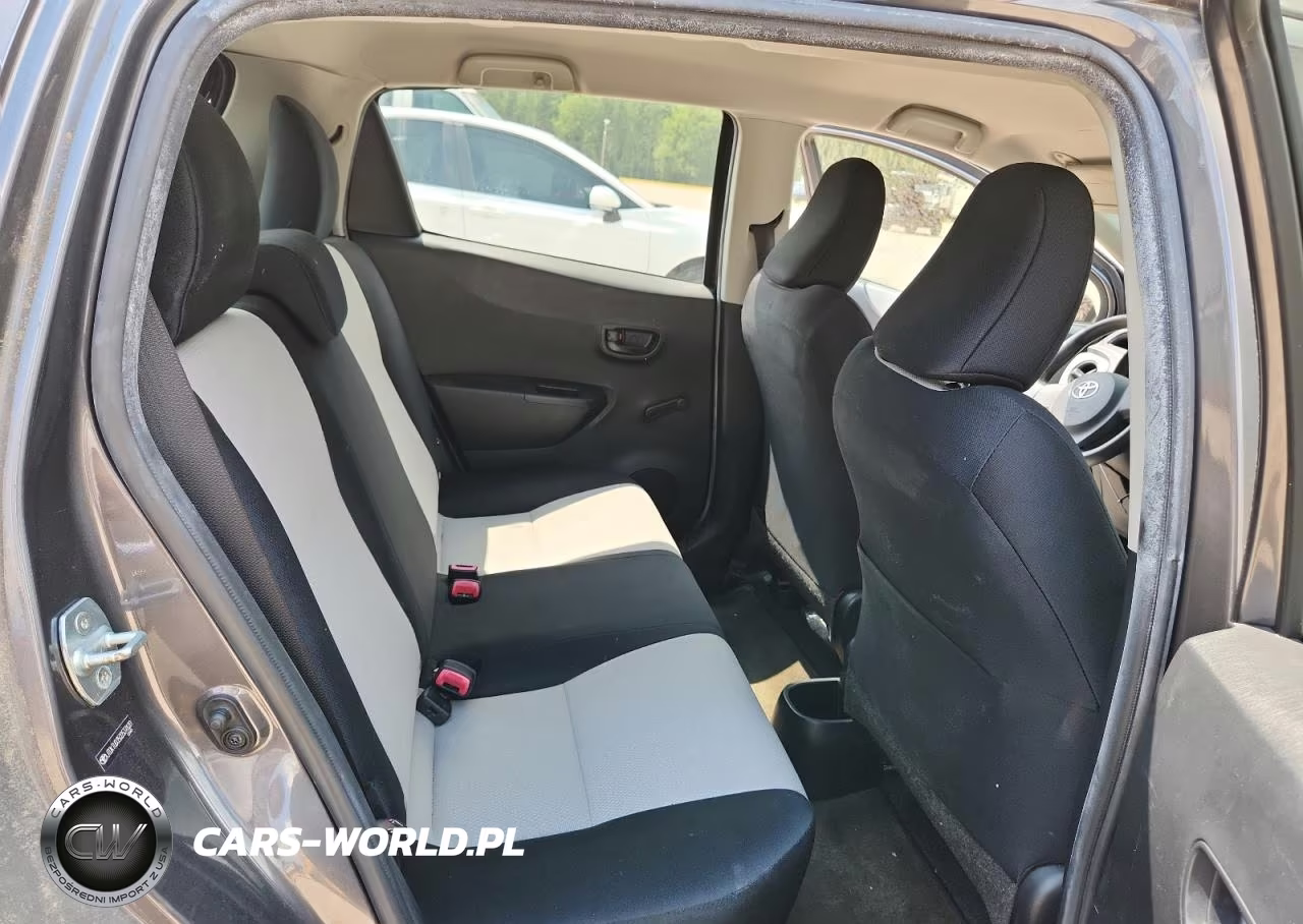 2012 Toyota Yaris 5-Door L VIN:JTDKTUD35CD537620 - 10