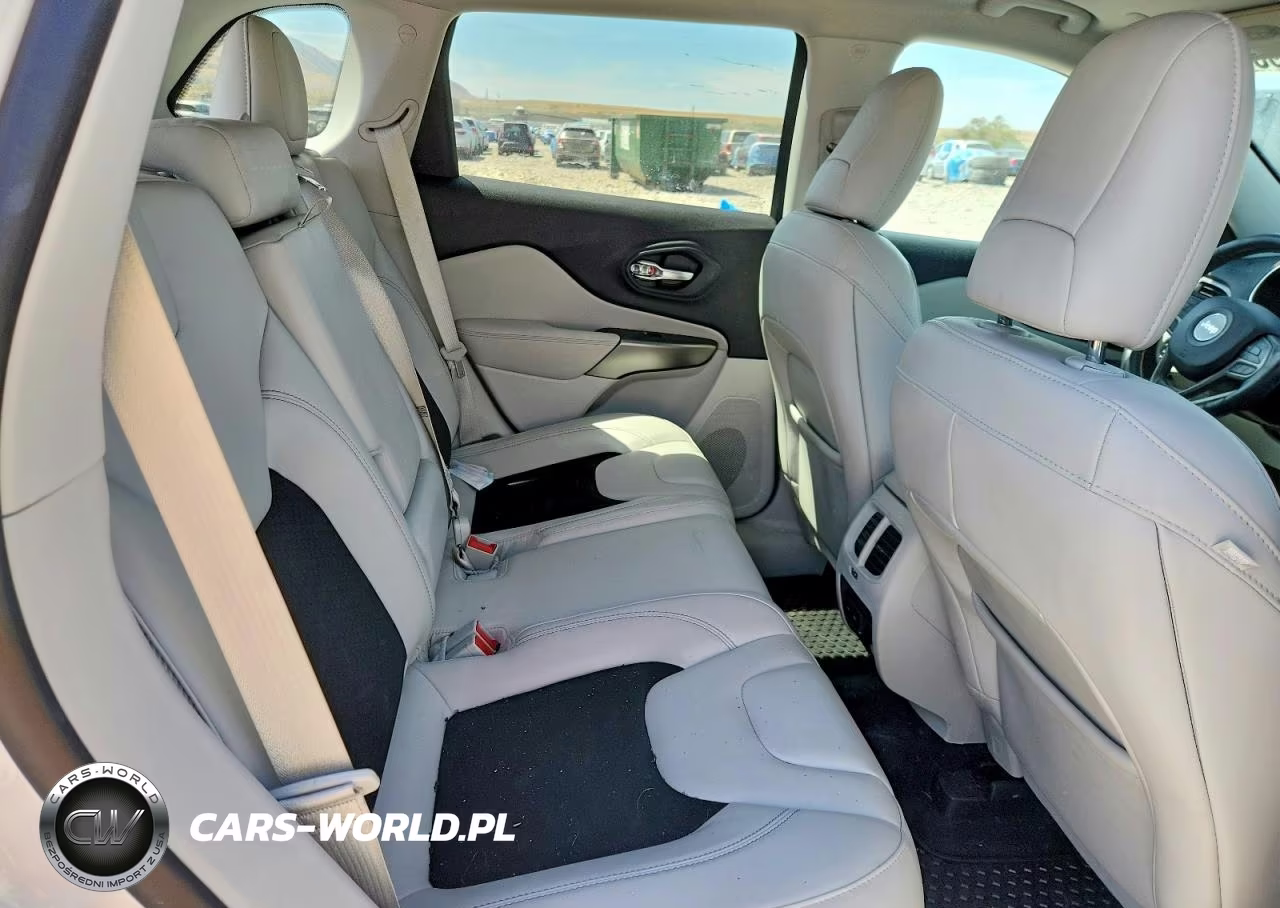 2020 Jeep Cherokee Latitude Plus VIN:1C4PJMLX6LD539179 - 11