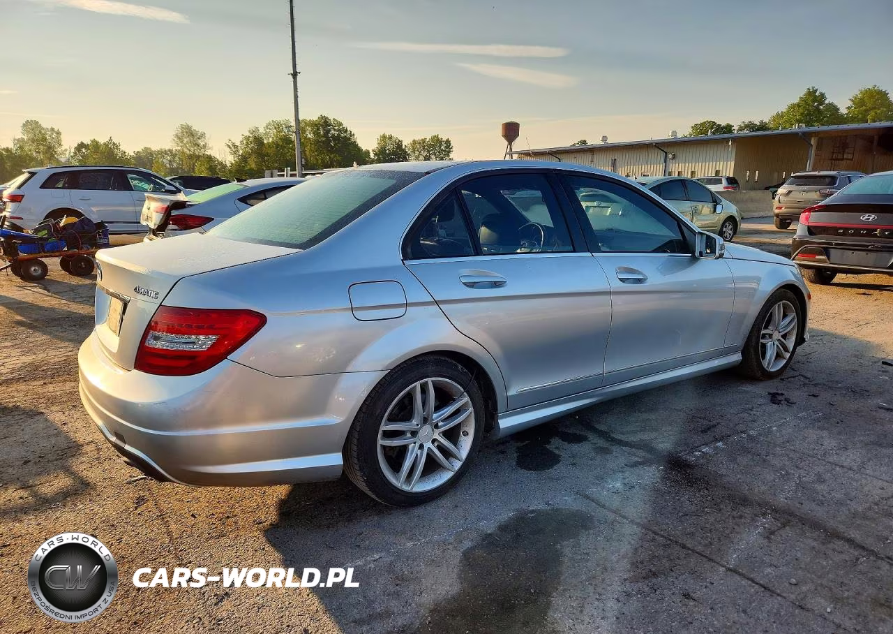 2014 Mercedes-Benz C 300 4Matic VIN:WDDGF8AB4EG157515 - 3