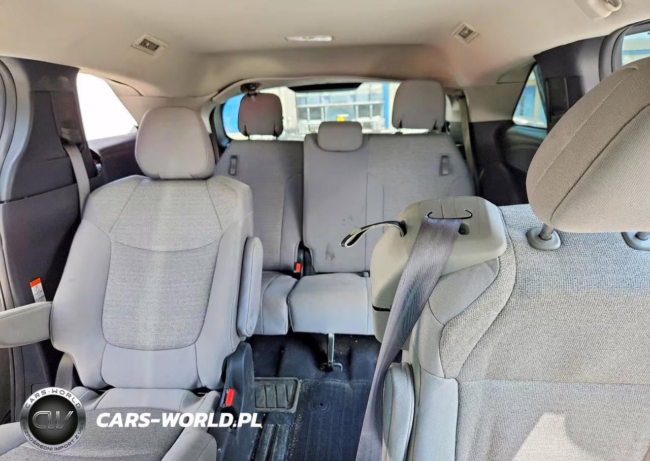 2025 Toyota Sienna Le VIN:5TDKSKFC9SS182121 - 10