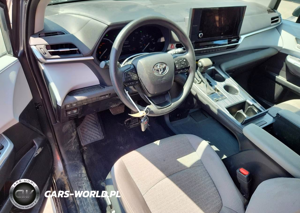 2025 Toyota Sienna Le VIN:5TDKSKFC9SS182121 - 8