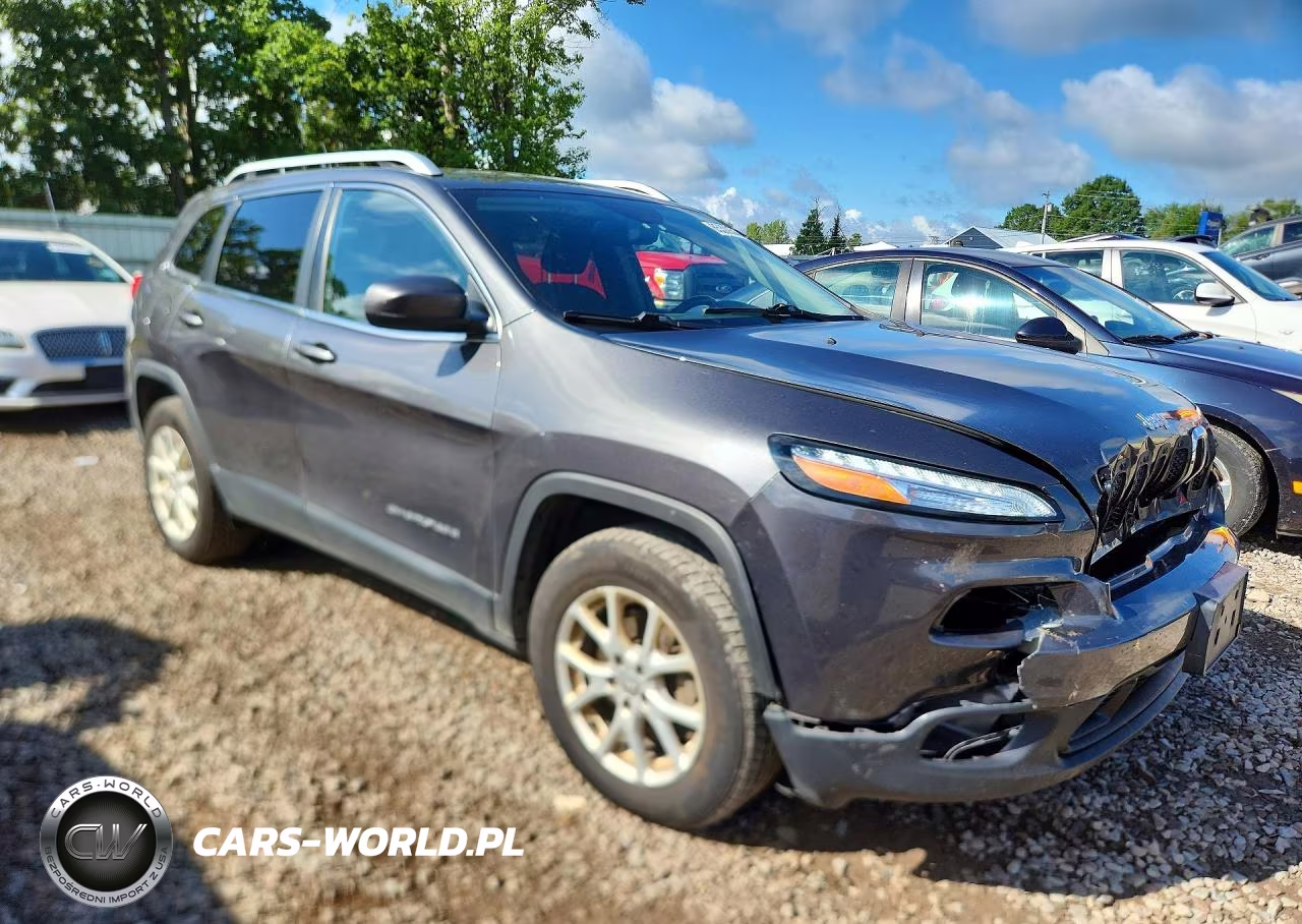 2015 Jeep Cherokee Latitude VIN:1C4PJMCB4FW725817 - 4