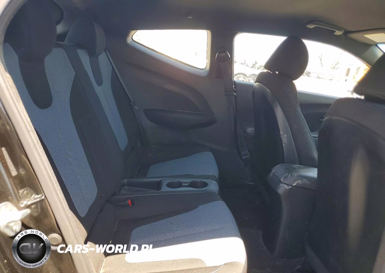 2020 Hyundai Veloster 2.0L VIN:KMHTG6AFXLU022708 - 10