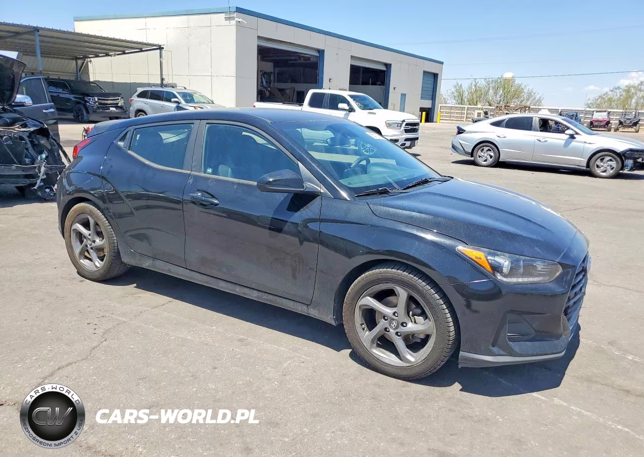 2020 Hyundai Veloster 2.0L VIN:KMHTG6AFXLU022708 - 4