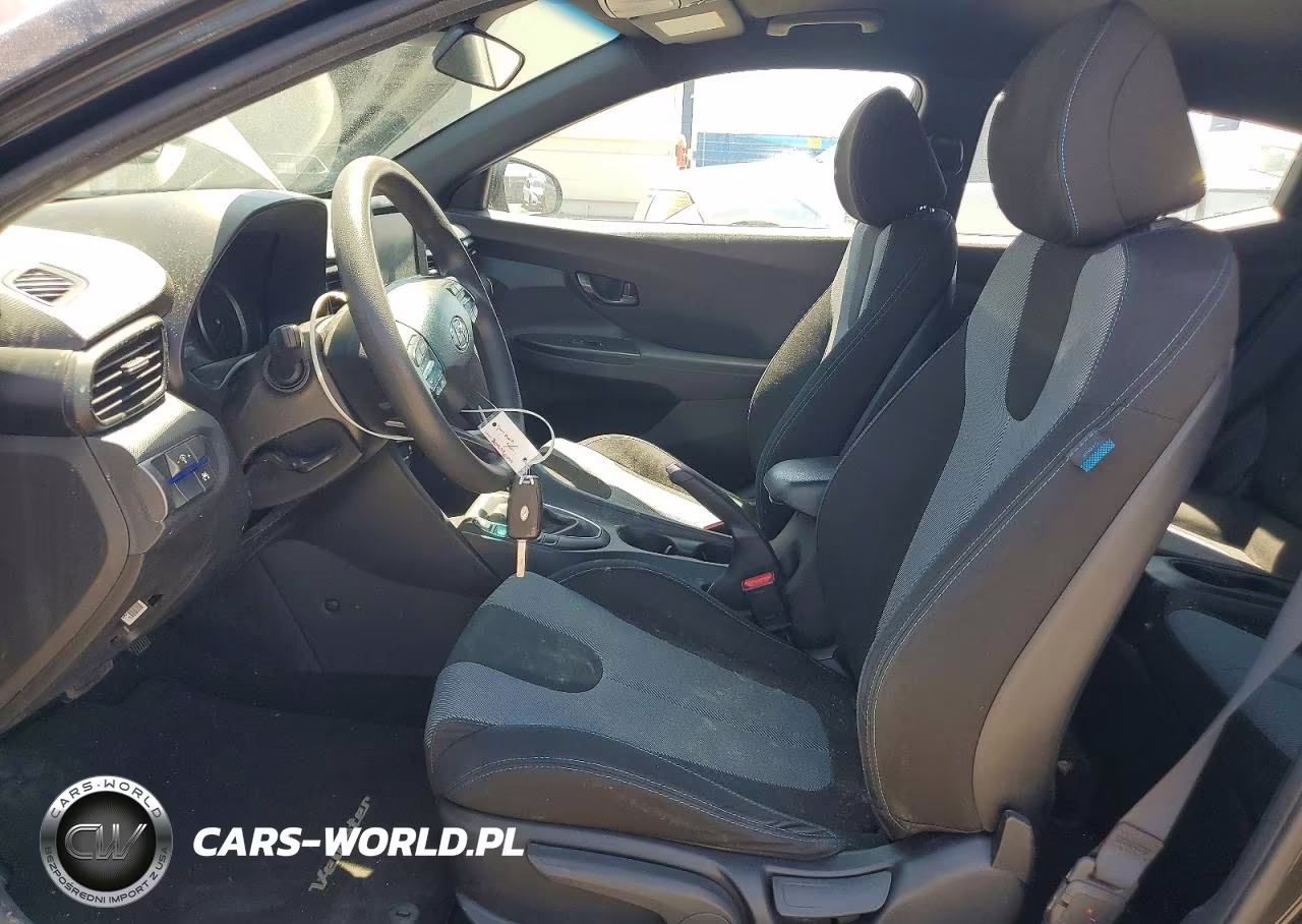2020 Hyundai Veloster 2.0L VIN:KMHTG6AFXLU022708 - 7