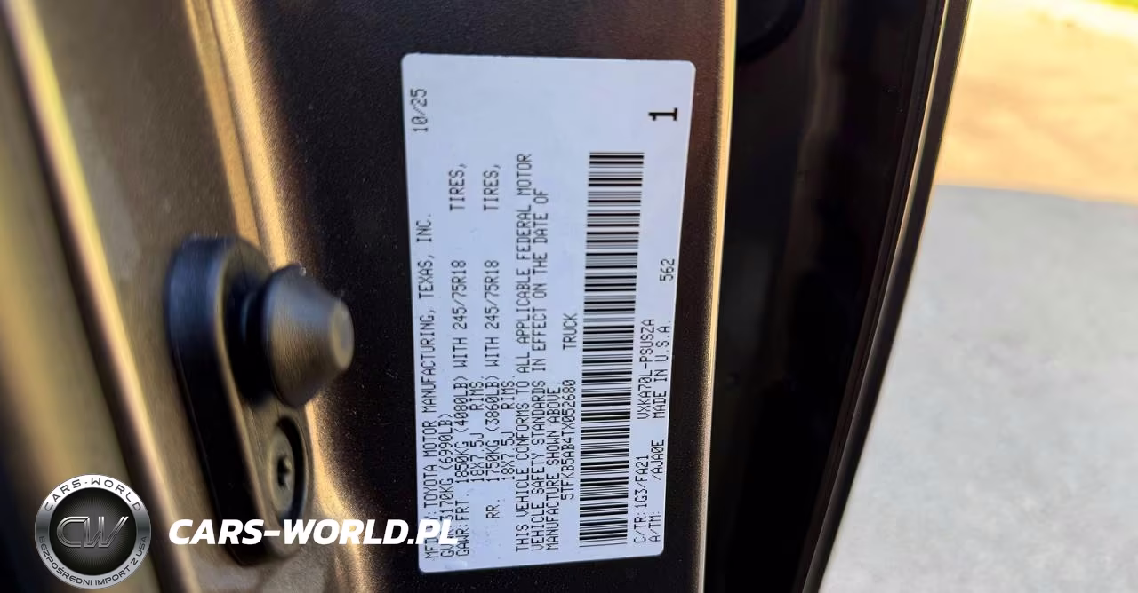 2026 Toyota Tundra Crewmax Sr VIN:5TFKB5AB4TX052680 - 10