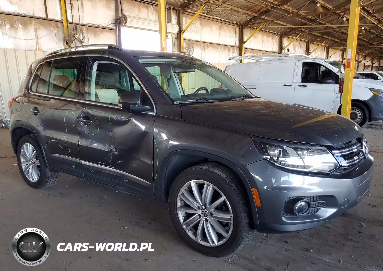 2016 Volkswagen Tiguan S VIN:WVGBV7AX3GW575212 - 4