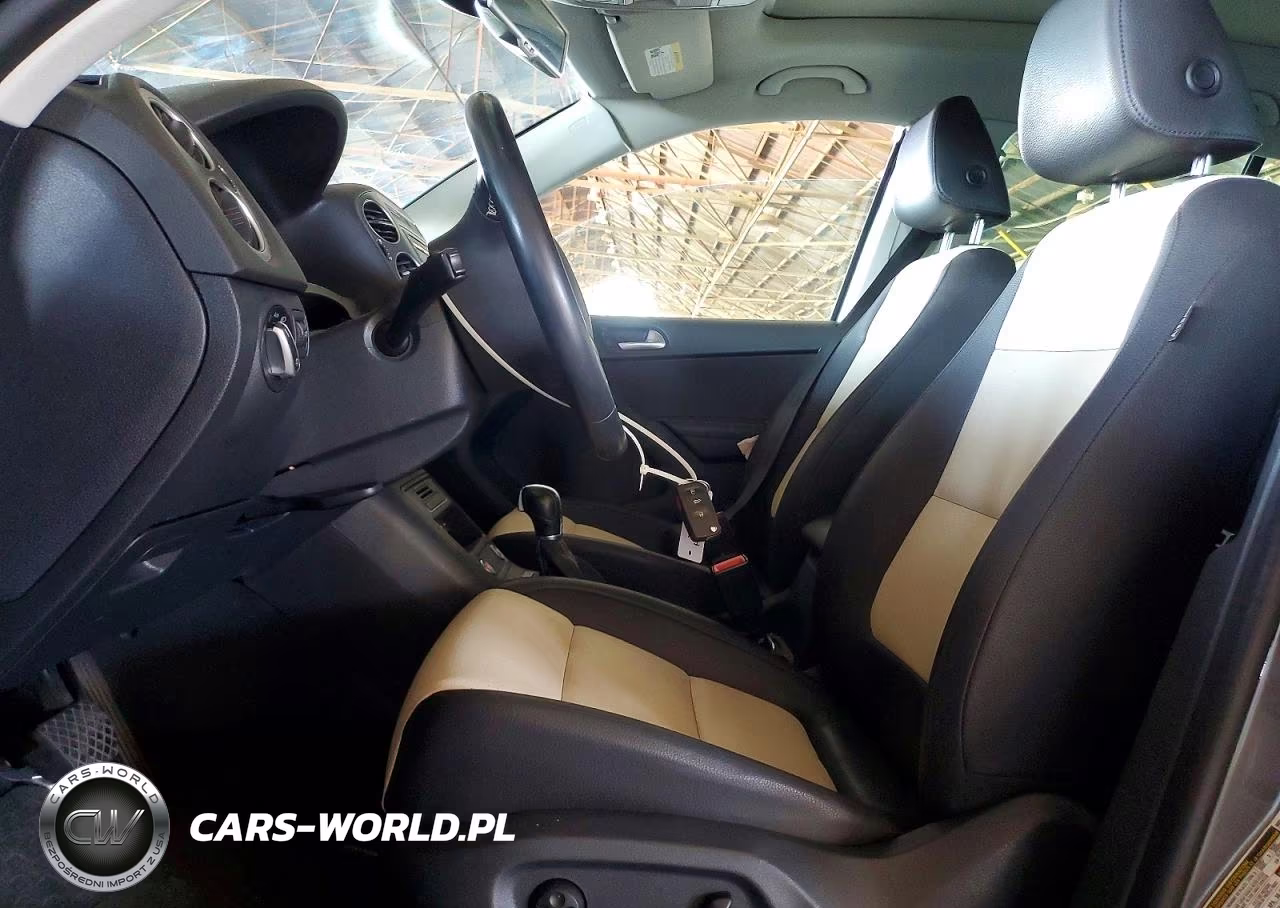 2016 Volkswagen Tiguan S VIN:WVGBV7AX3GW575212 - 7