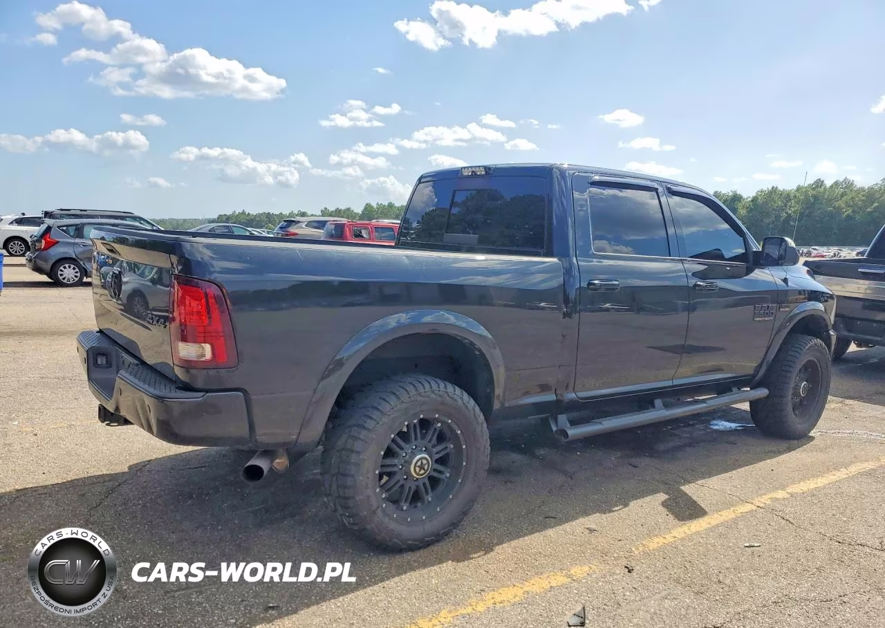 2017 Ram 3500 Laramie VIN:3C63R3EJ9HG596939 - 3