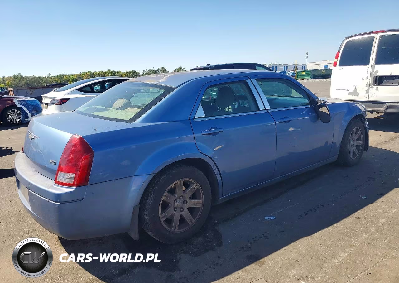 2007 Chrysler 300 VIN:2C3KA43R47H779985 - 3