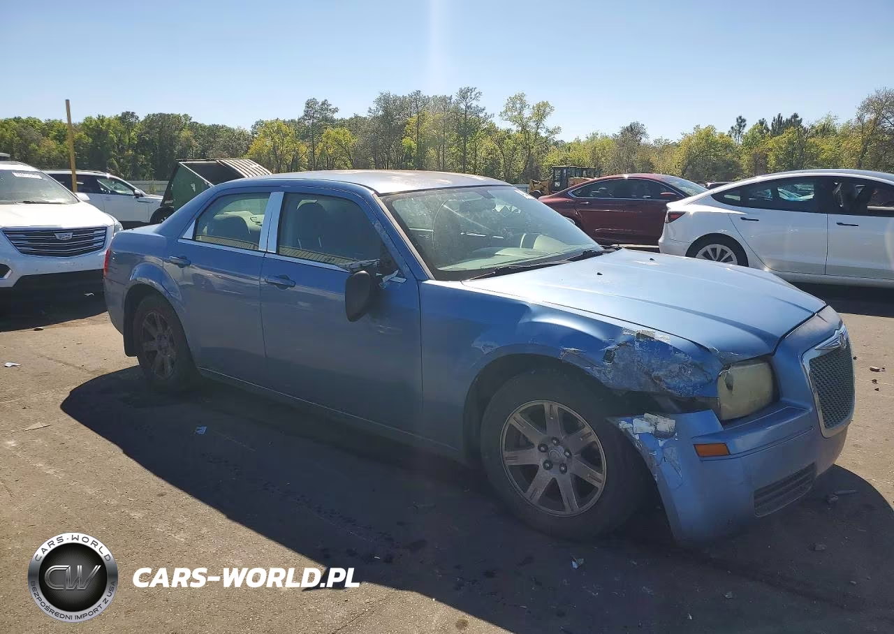 2007 Chrysler 300 VIN:2C3KA43R47H779985 - 4