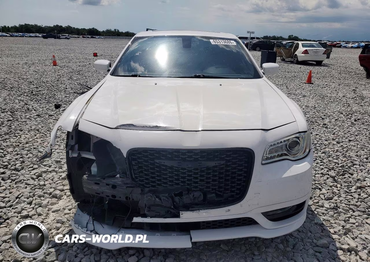 2015 Chrysler 300 S VIN:2C3CCABG6FH756266 - 5