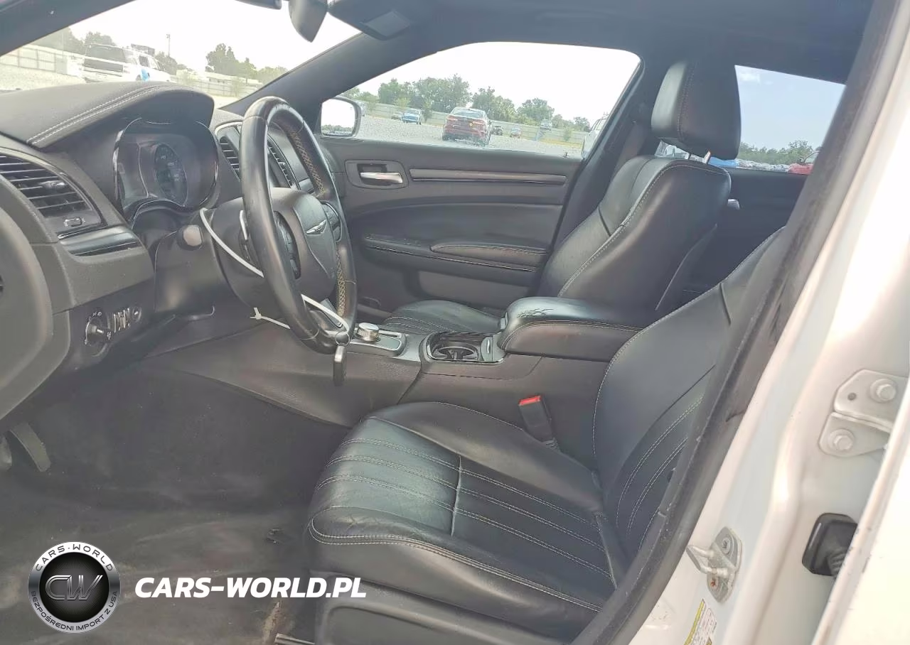 2015 Chrysler 300 S VIN:2C3CCABG6FH756266 - 7
