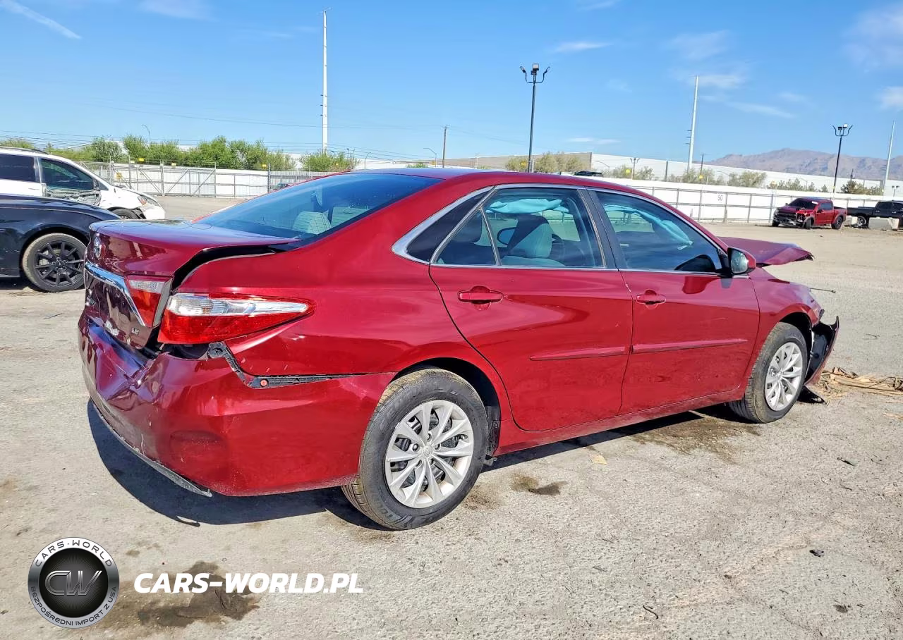 2017 Toyota Camry Le VIN:4T1BF1FK1HU662093 - 3