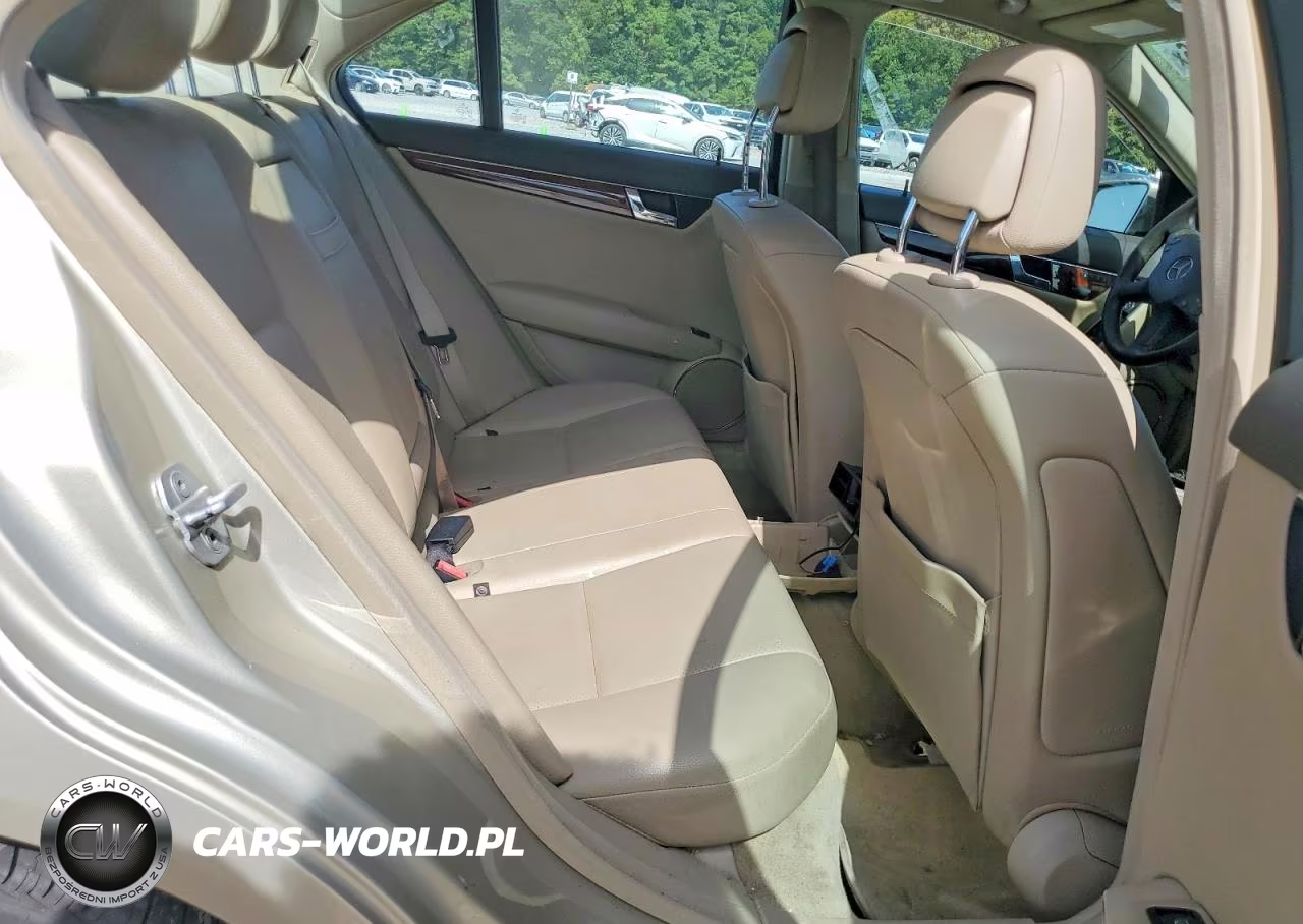2011 Mercedes-Benz C 300 VIN:WDDGF5EB0BA471038 - 10