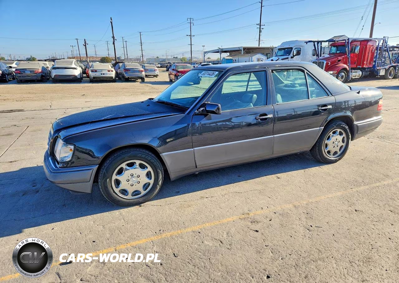 1995 Mercedes-Benz E 320 Base