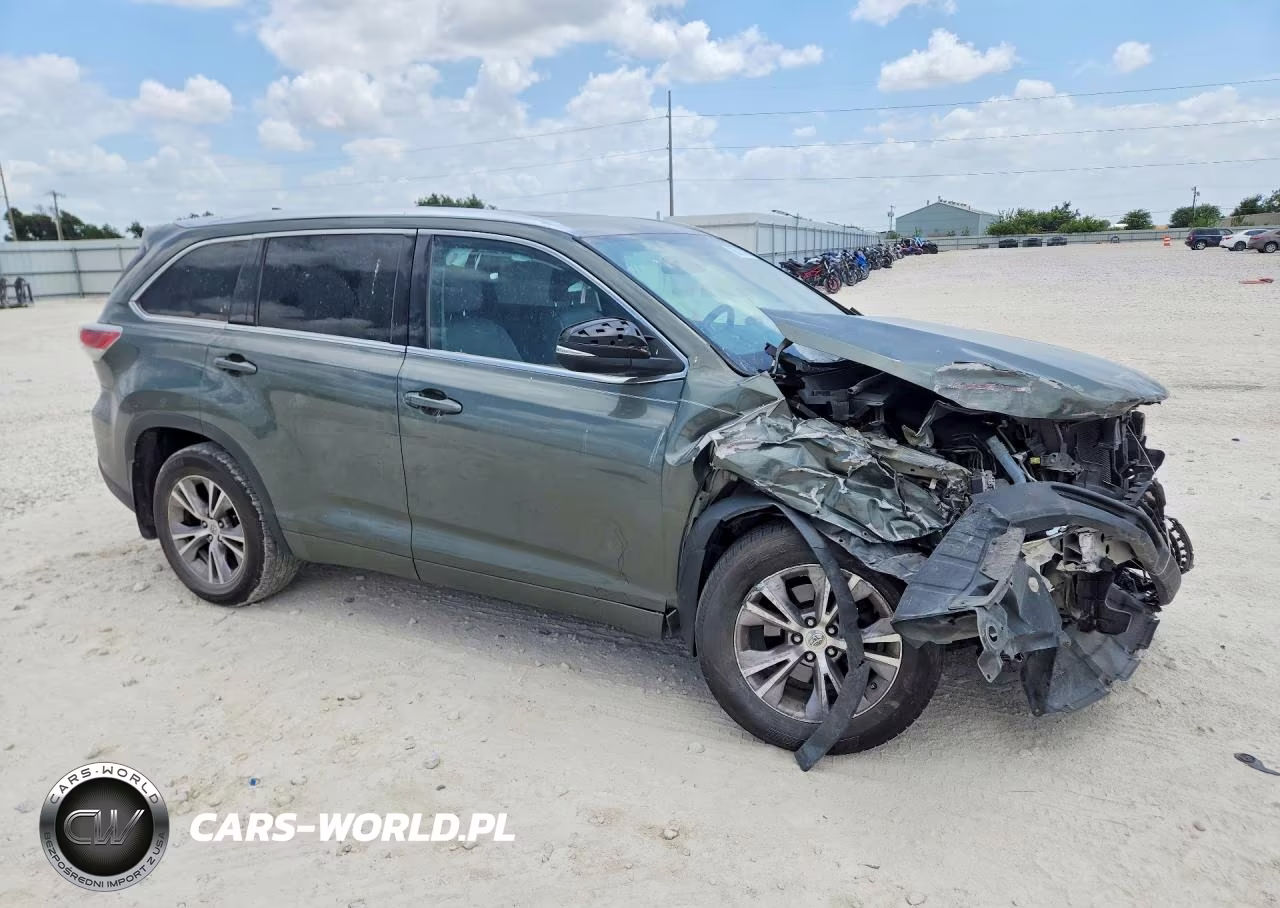 2015 Toyota Highlander Xle VIN:5TDJKRFHXFS120037 - 4