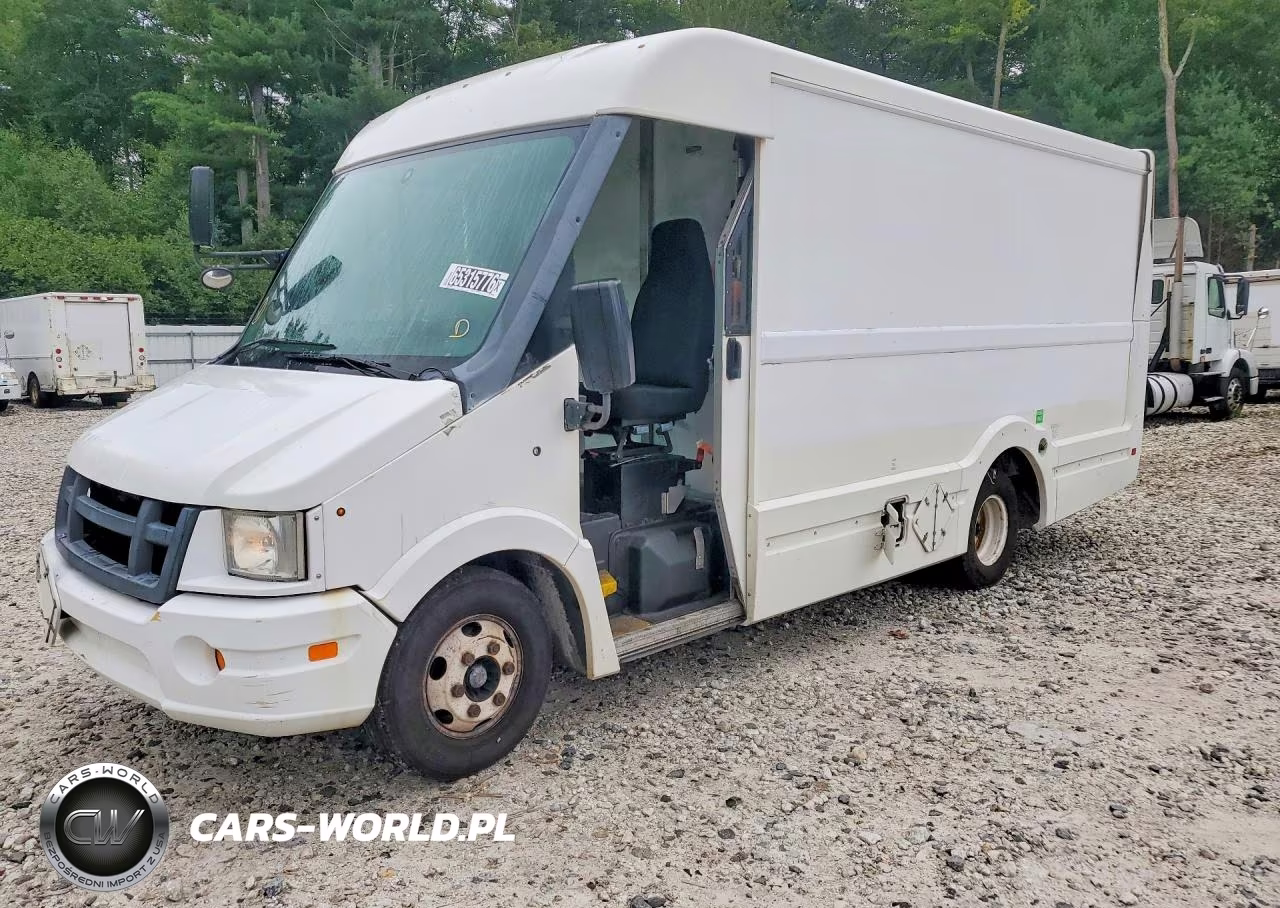 2013 Isuzu Npr Delivery Truck