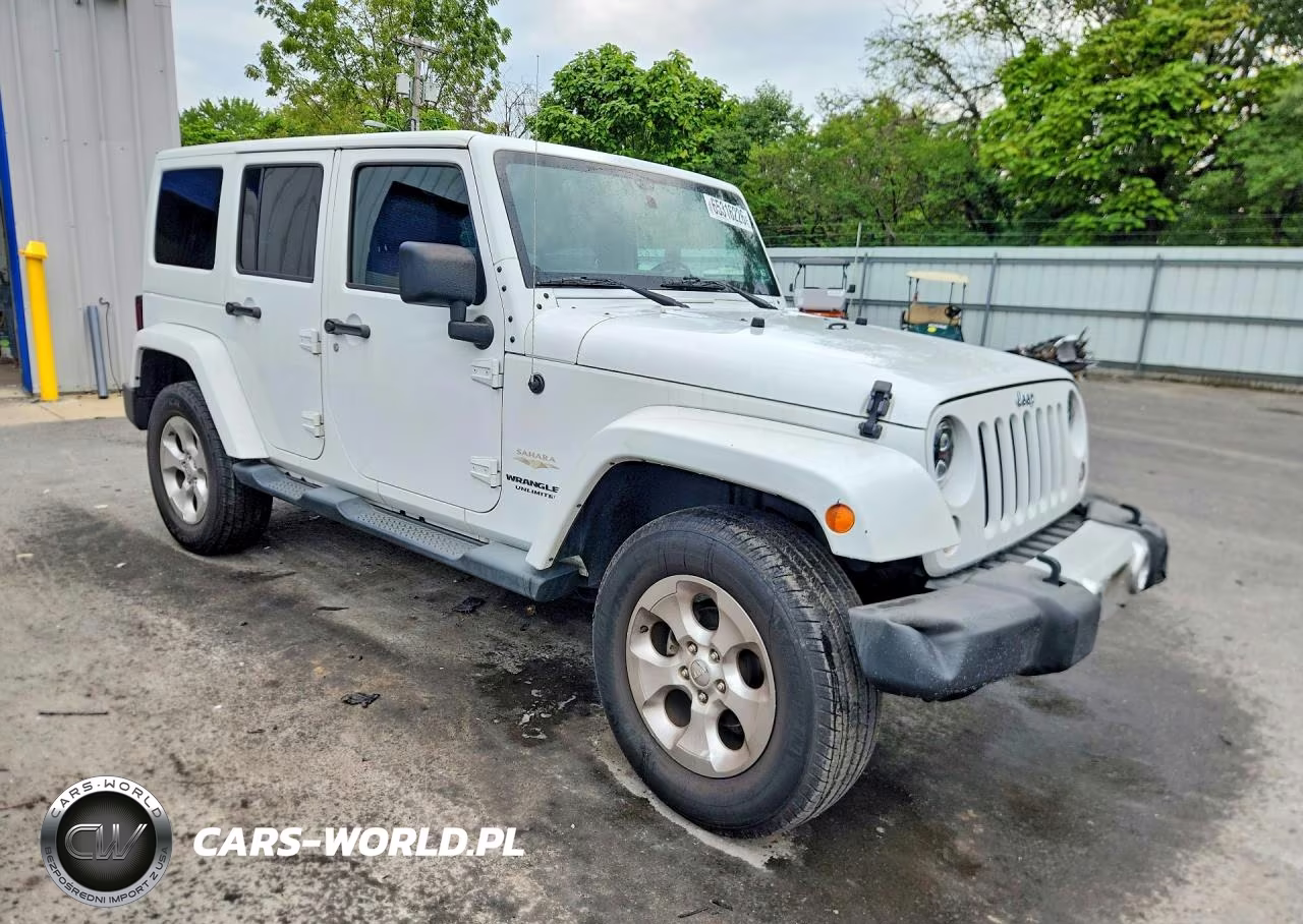 2014 Jeep Wrangler Unlimited Sahara VIN:1C4HJWEG7EL128024 - 4