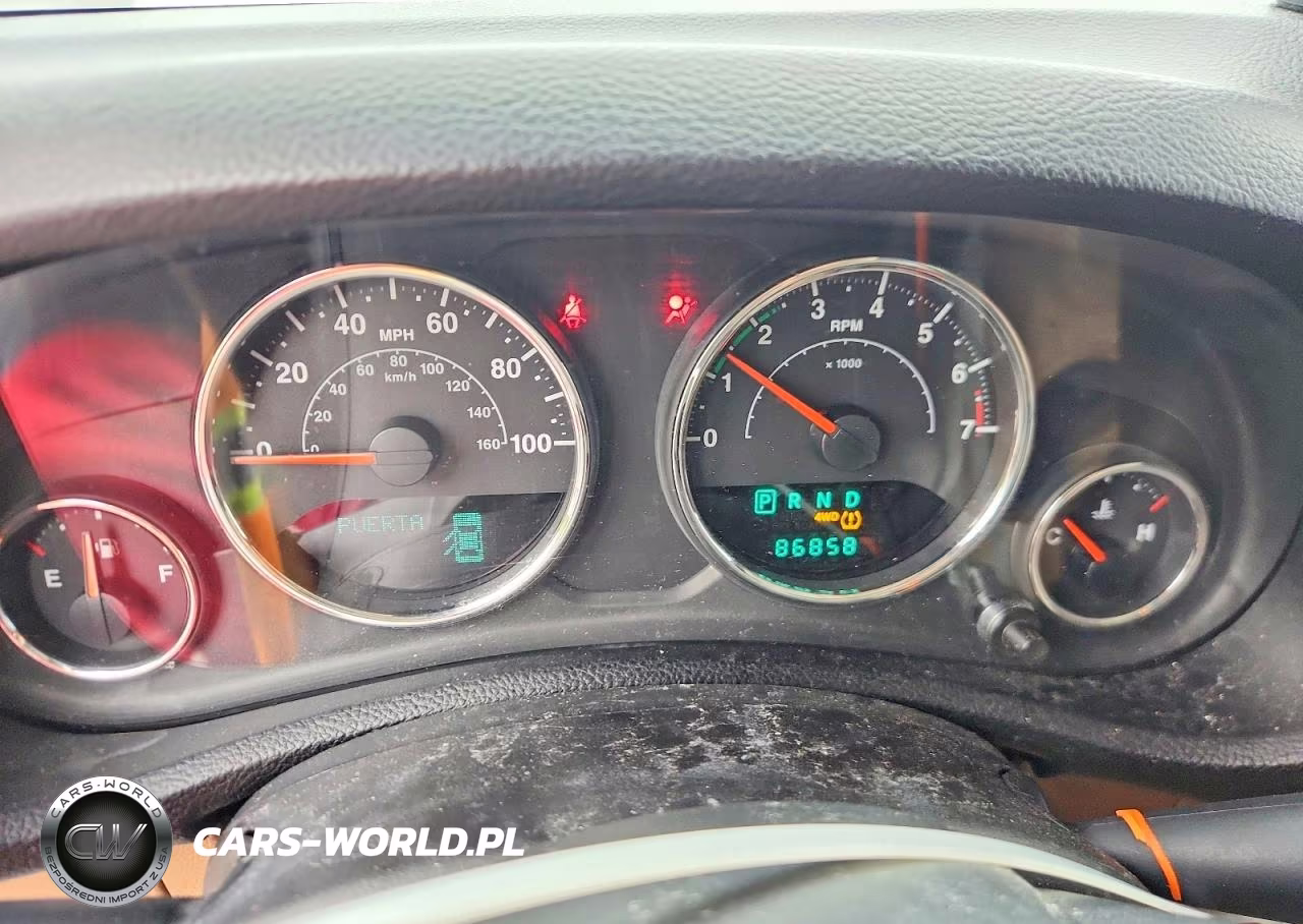 2014 Jeep Wrangler Unlimited Sahara VIN:1C4HJWEG7EL128024 - 9