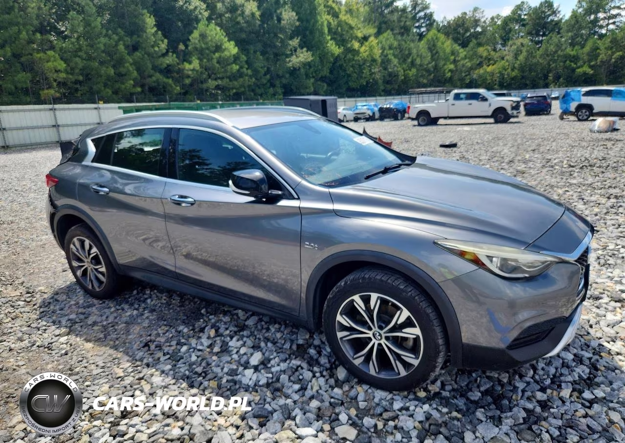 2017 Infiniti Qx30 Luxury VIN:SJKCH5CR0HA029756 - 4