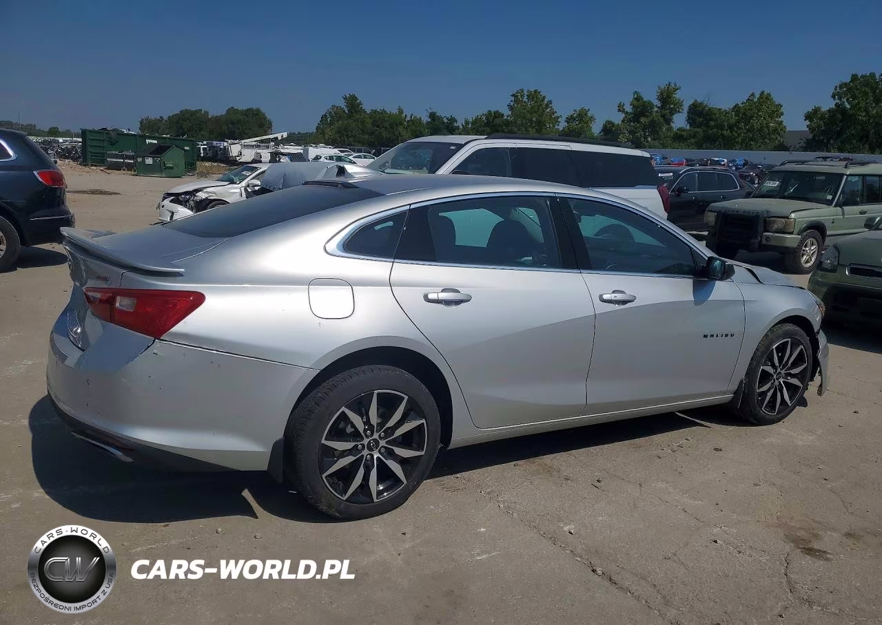2021 Chevrolet Malibu Rs VIN:1G1ZG5ST1MF082565 - 3