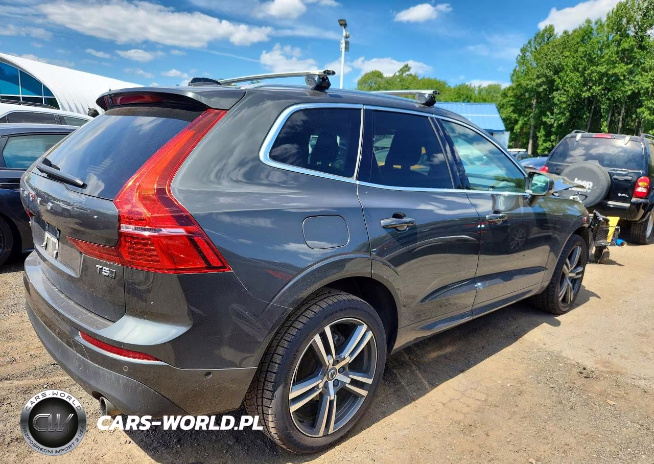 2019 Volvo Xc60 T5 VIN:LYV102RK4KB184224 - 3