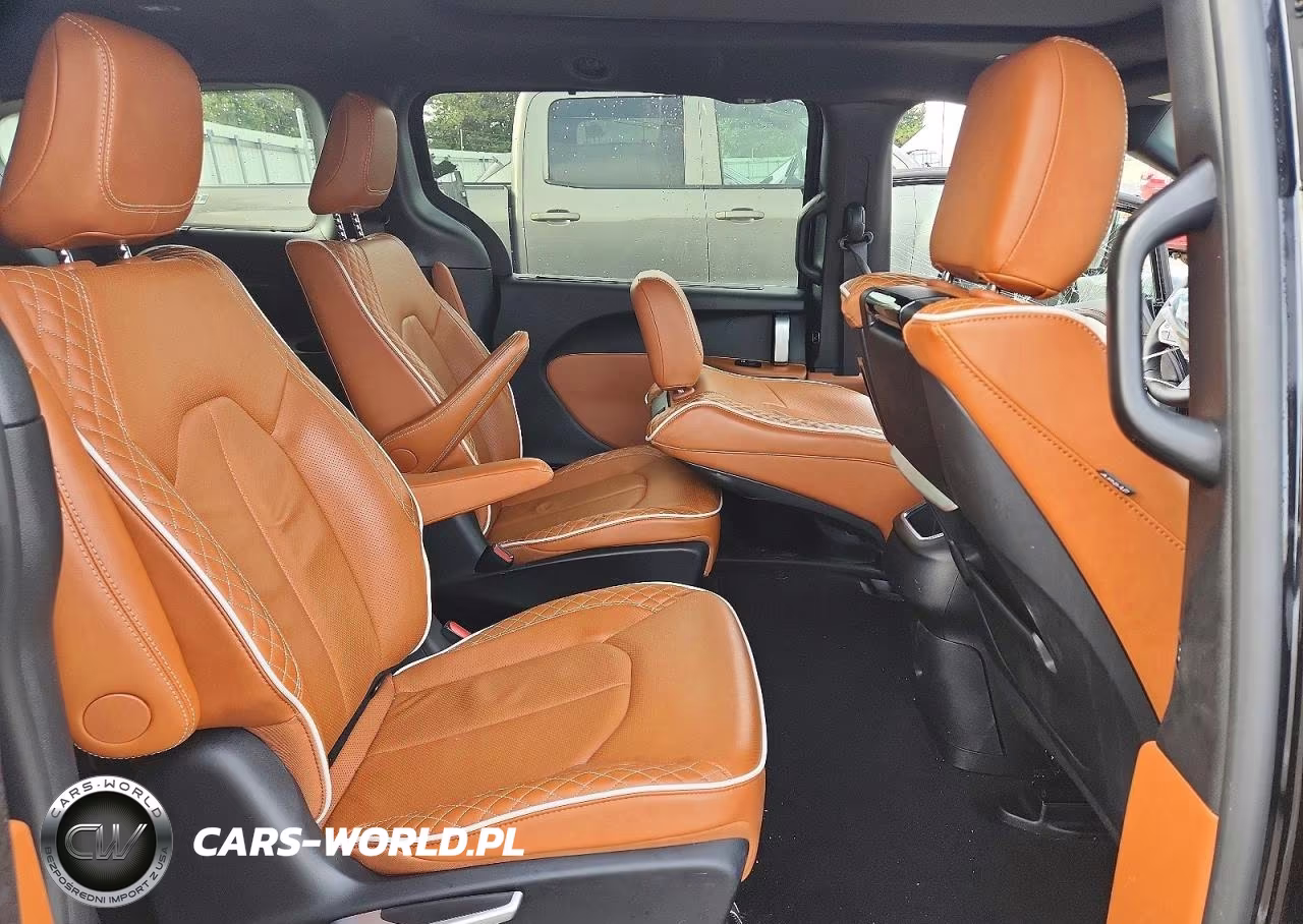 2025 Chrysler Pacifica Hybrid Pinnacle VIN:2C4RC1N72SR500146 - 10