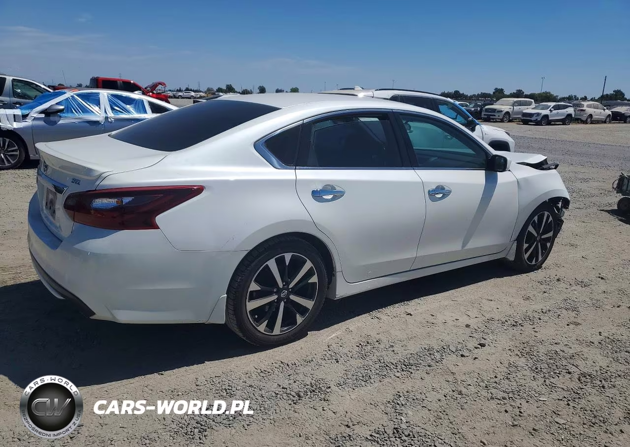 2018 Nissan Altima 2.5 Sr VIN:1N4AL3AP6JC237168 - 3