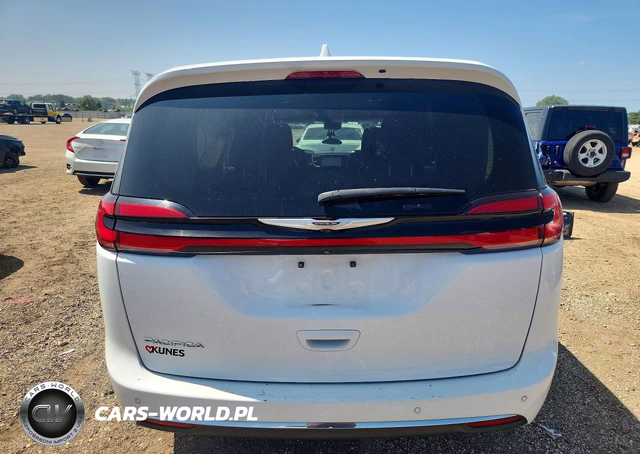2022 Chrysler Pacifica Touring L VIN:2C4RC1BG6NR138993 - 6