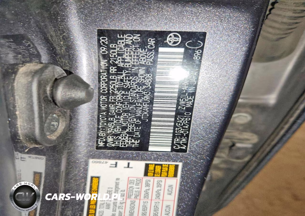 2021 Toyota Prius Limited VIN:JTDKAMFU9M3134808 - 12