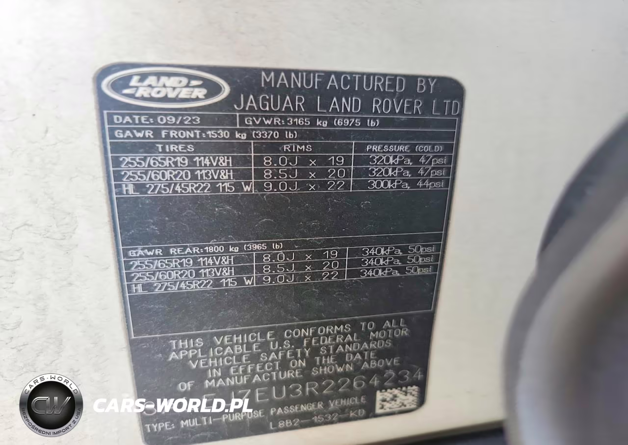 2024 Land Rover Defender 110 S VIN:SALEJ7EU3R2264234 - 14