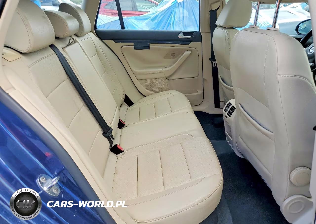 2011 Volkswagen Jetta S VIN:3VWPZ7AJ5BM608307 - 10