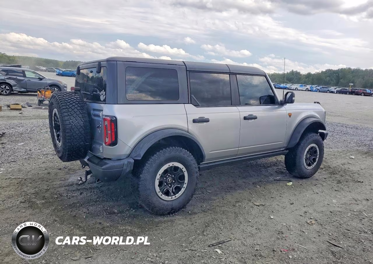 2023 Ford Bronco Base VIN:1FMEE5DH2PLB16244 - 3