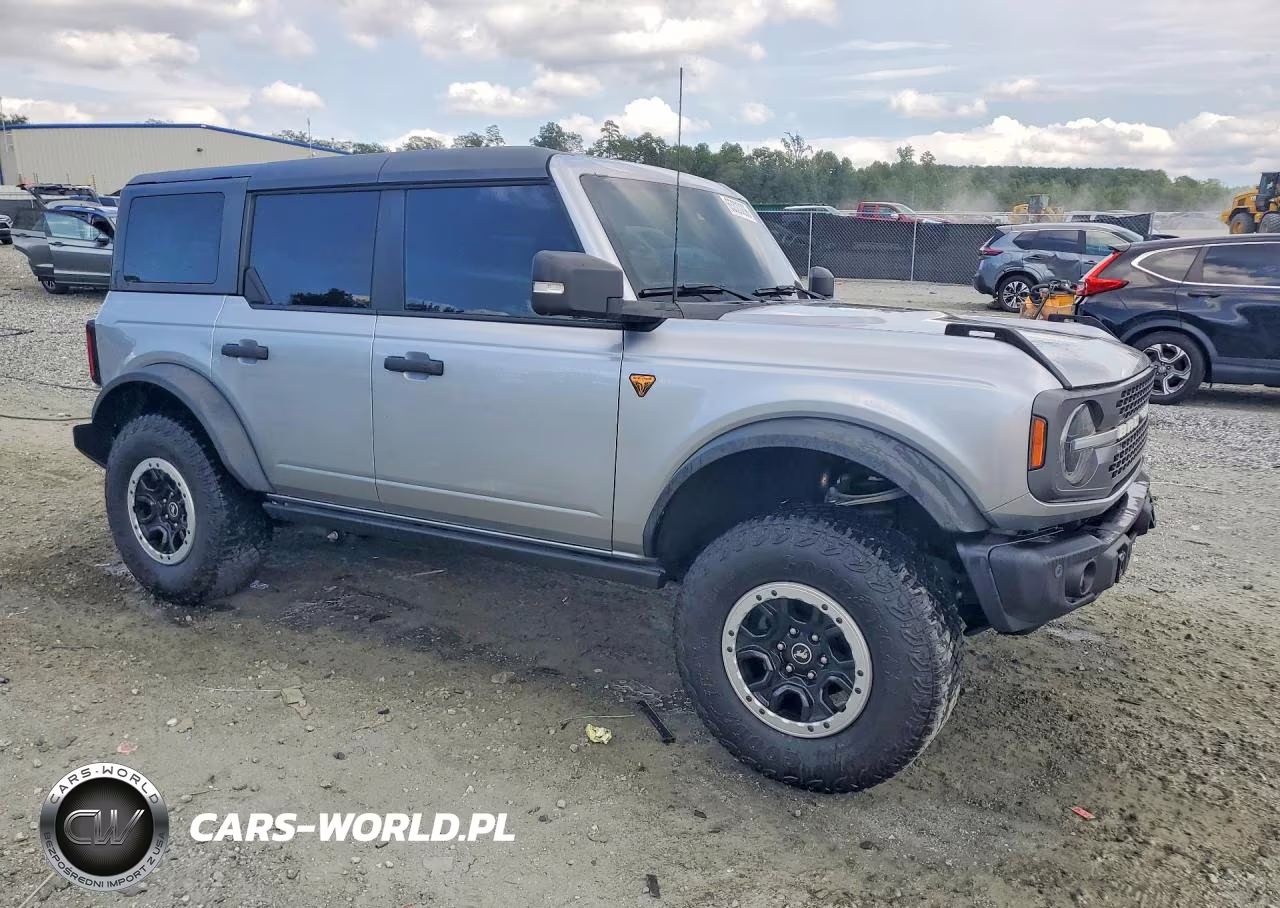 2023 Ford Bronco Base VIN:1FMEE5DH2PLB16244 - 4