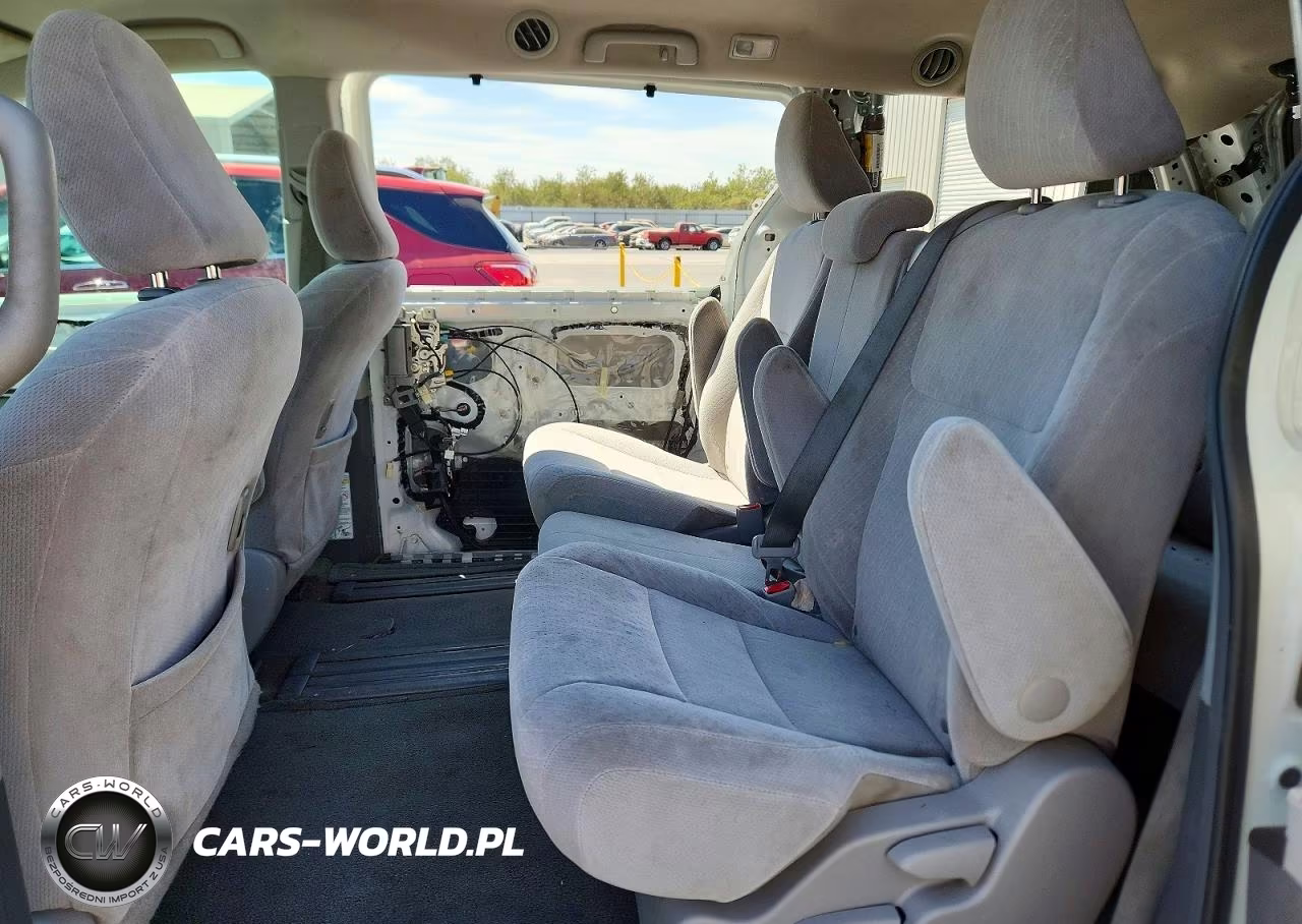 2017 Toyota Sienna Le VIN:5TDKZ3DC1HS850670 - 11