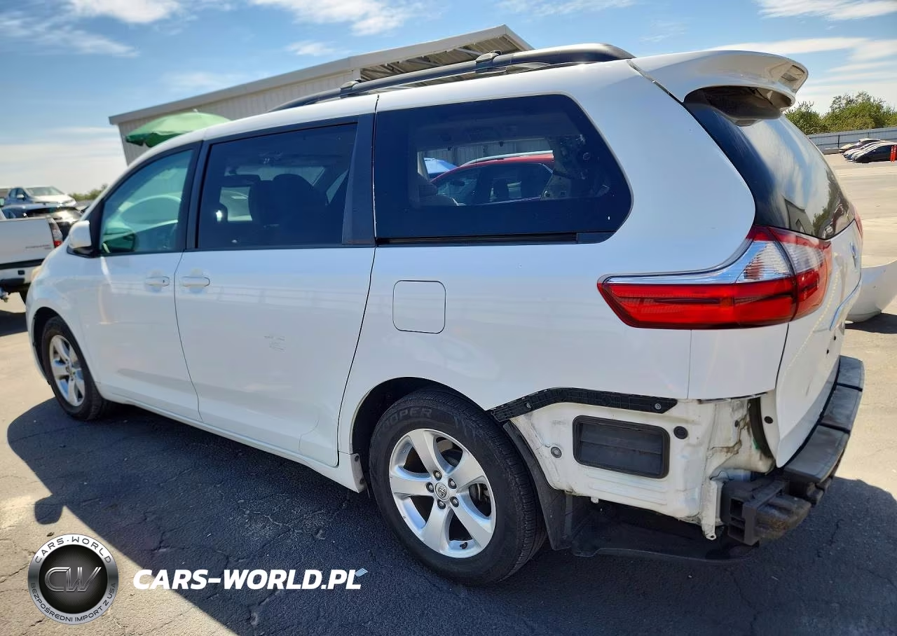 2017 Toyota Sienna Le VIN:5TDKZ3DC1HS850670 - 2
