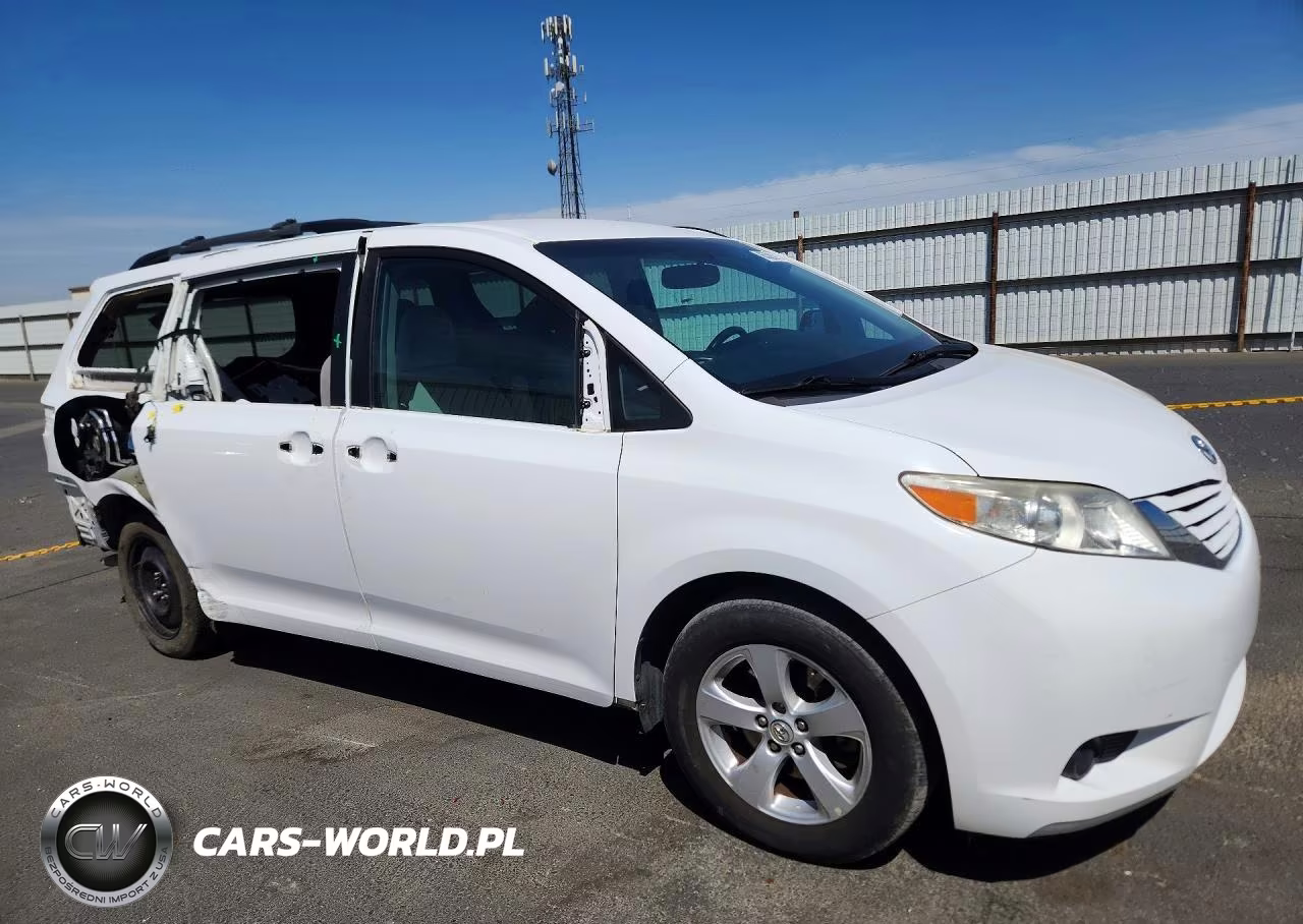 2017 Toyota Sienna Le VIN:5TDKZ3DC1HS850670 - 4