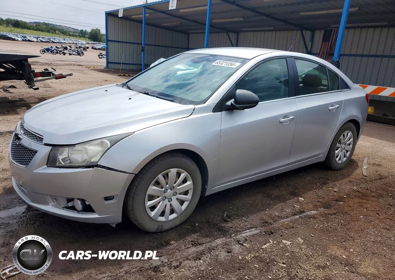 2011 Chevrolet Cruze Ls – zdjęcie 1 z 12