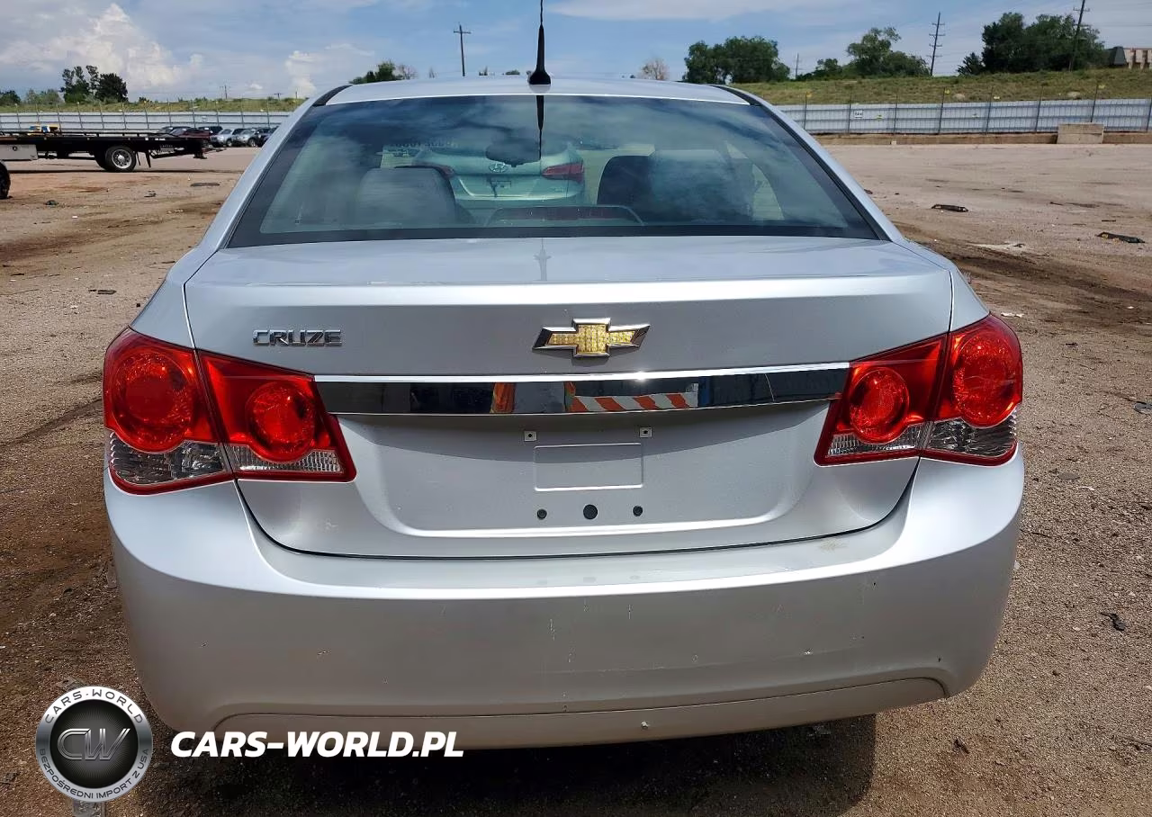 2011 Chevrolet Cruze Ls VIN:1G1PC5SH1B7156217 - 6