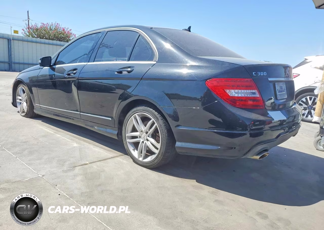 2012 Mercedes-Benz C 300 4Matic VIN:WDDGF8BB8CR208577 - 2
