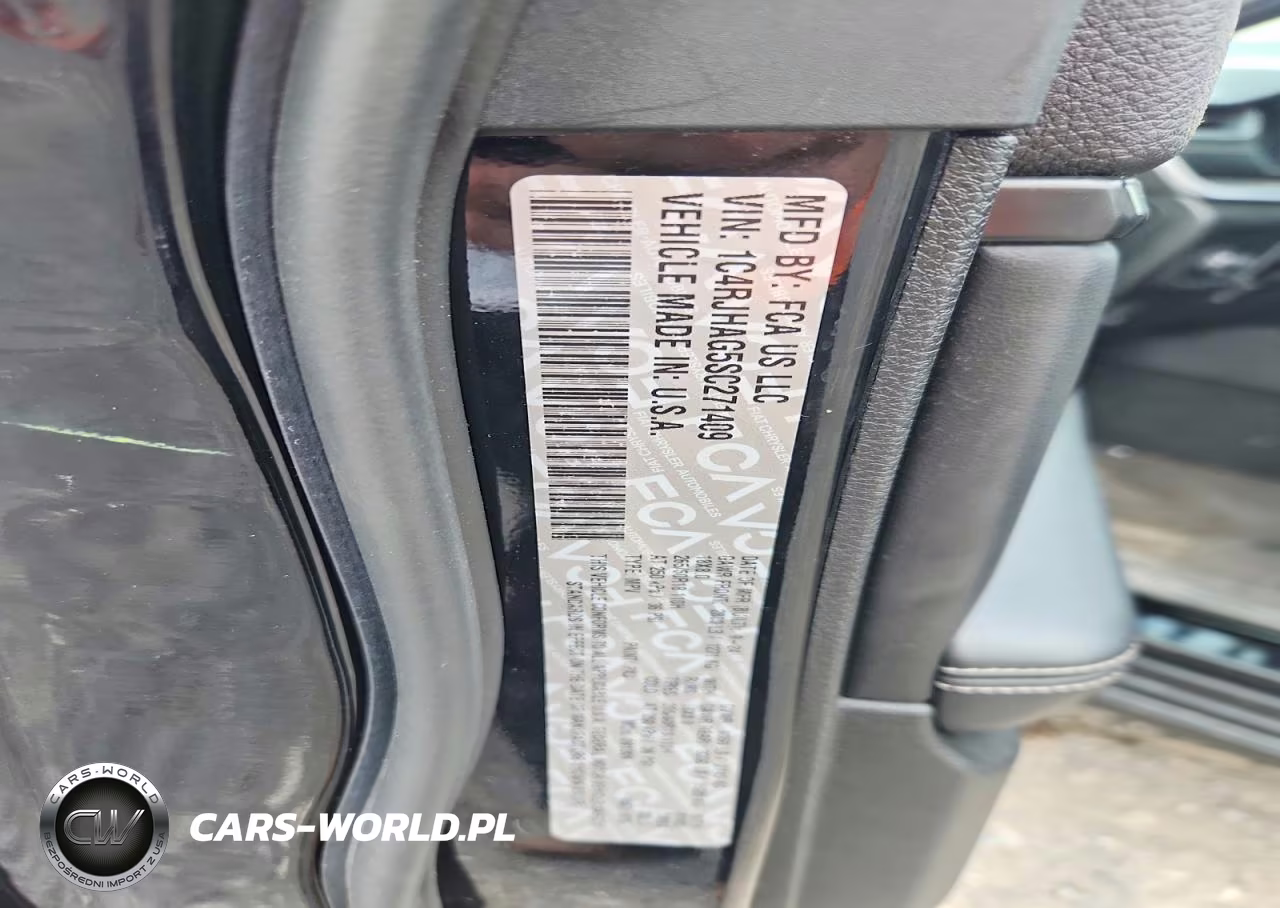 2025 Jeep Grand Cherokee Laredo VIN:1C4RJHAG5SC271409 - 12