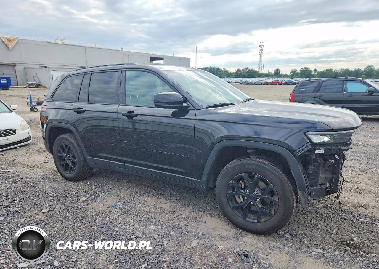 2025 Jeep Grand Cherokee Laredo VIN:1C4RJHAG5SC271409 - 4