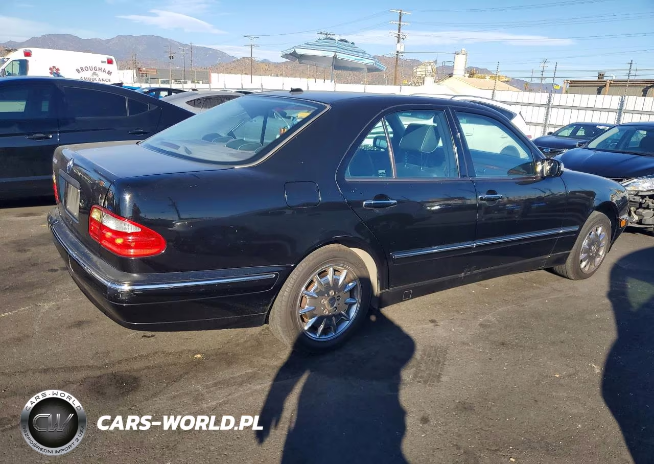 2000 Mercedes-Benz E 320 VIN:WDBJF65JXYB013473 - 3