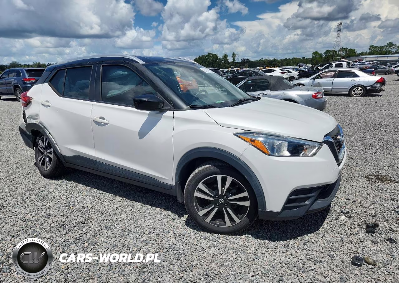2019 Nissan Kicks Sv VIN:3N1CP5CUXKL503757 - 4