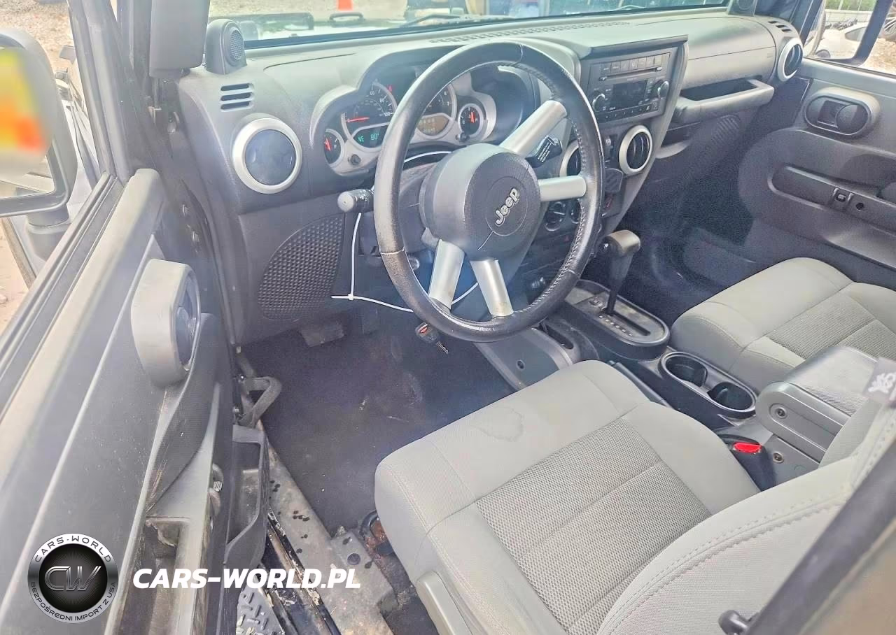 2009 Jeep Wrangler Sahara VIN:1J4FA54139L775910 - 8