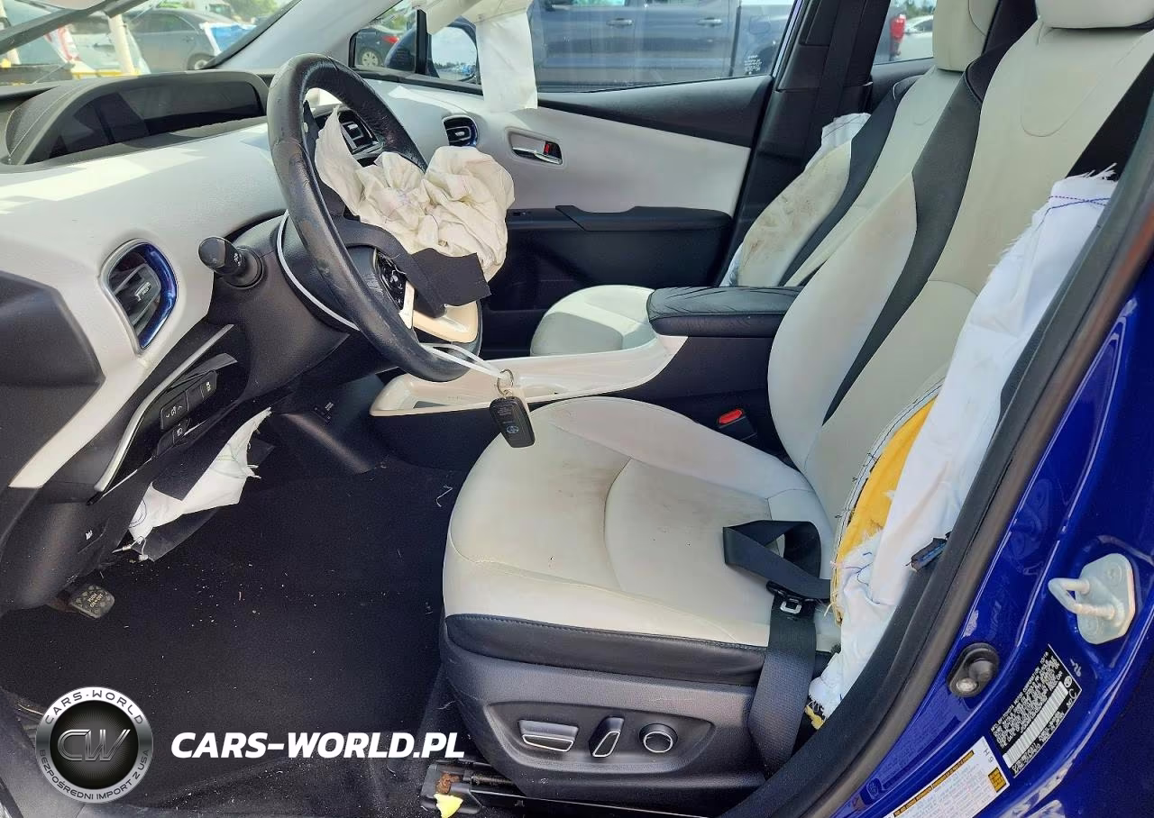 2017 Toyota Prius Four Touring VIN:JTDKARFU5H3529782 - 7