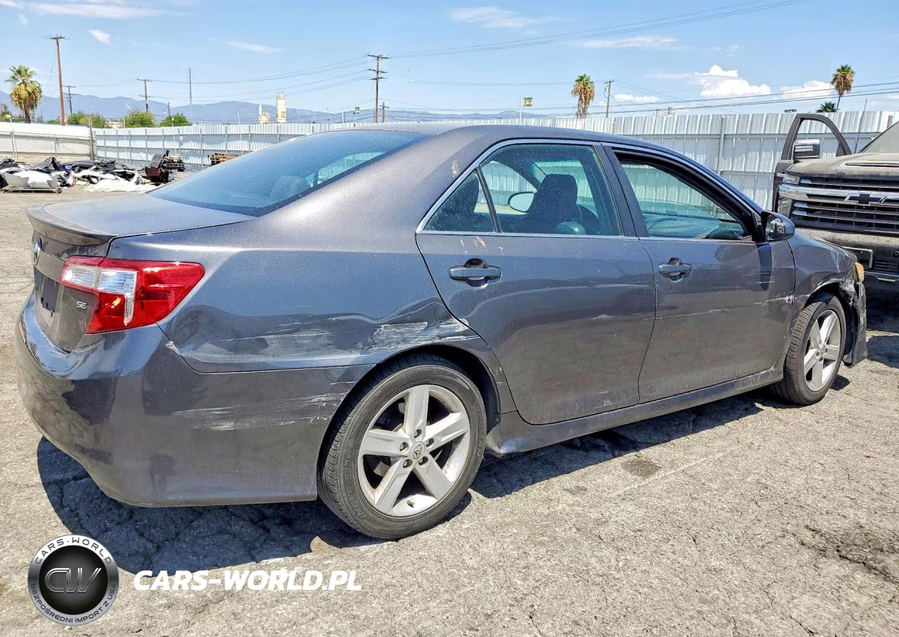 2014 Toyota Camry Se VIN:4T1BF1FK3EU369713 - 3